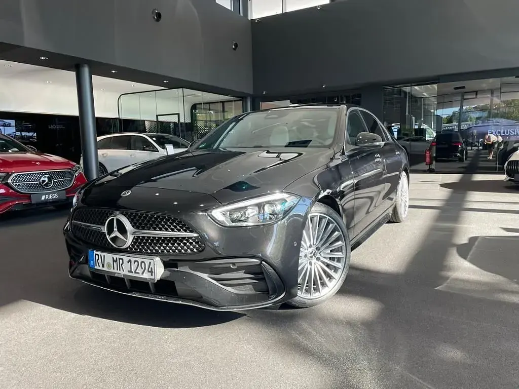 Gebraucht Mercedes C220 197 PS (144 kW) 2026 Obsidianschwarz Limousine