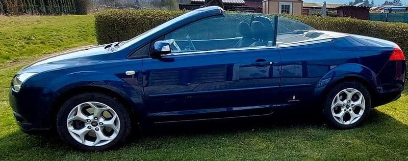 Blau Gebraucht 2008 Ford Focus Cabriolet Trend Cabrio | 7.400 € (Etwas zu teuer) - Bild 1/4
