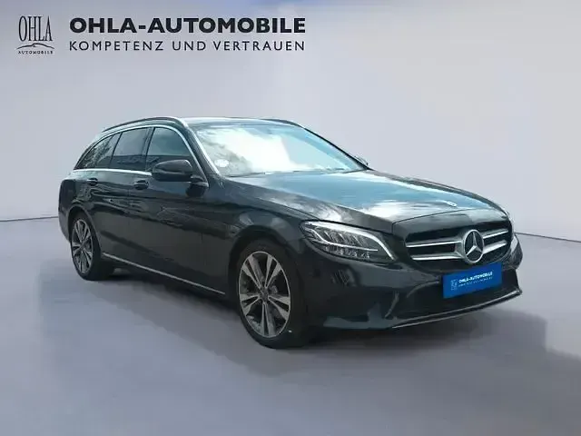 Gebraucht Mercedes C220 Avantgarde 194 PS (142 kW) 2018 Schwarz  unilack Kombi