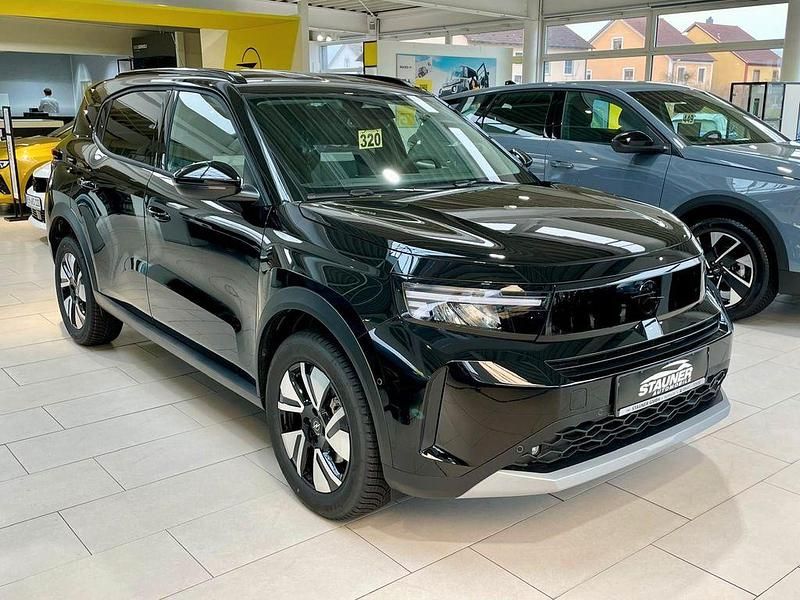 Neu Opel Frontera 145 PS (106 kW) 2026 Schwarz SUV