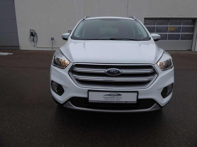Gebraucht Ford Kuga Trend 150 PS (110 kW) 2018 Frozen white SUV