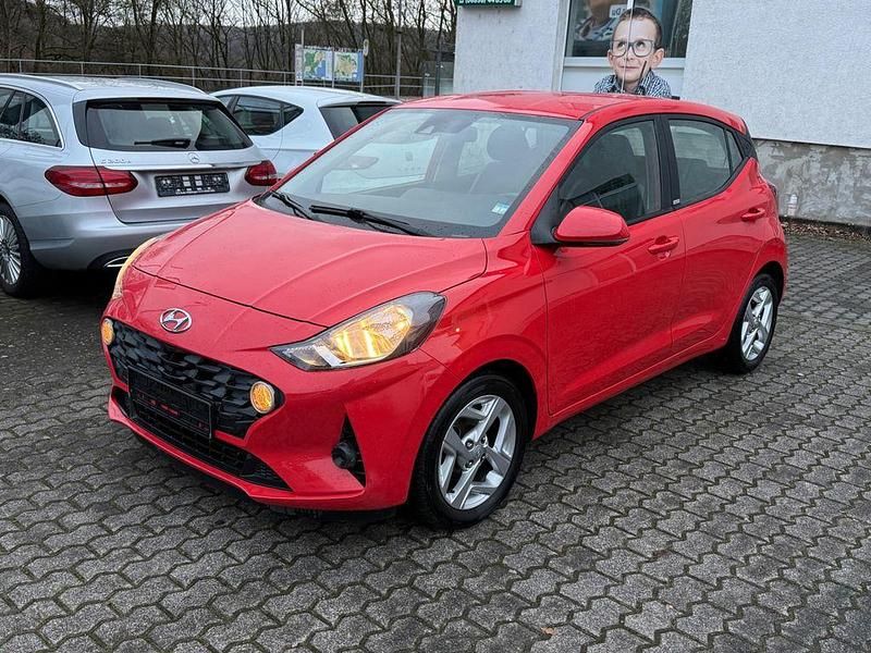 Rot Gebraucht 2020 Hyundai i10 Trend Kleinwagen | 11.800 € (Fairer Preis) - Bild 1/4