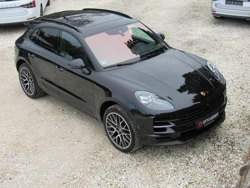 Second-hand Porsche Macan 245 CP (180 kW) 2020 Negru SUV