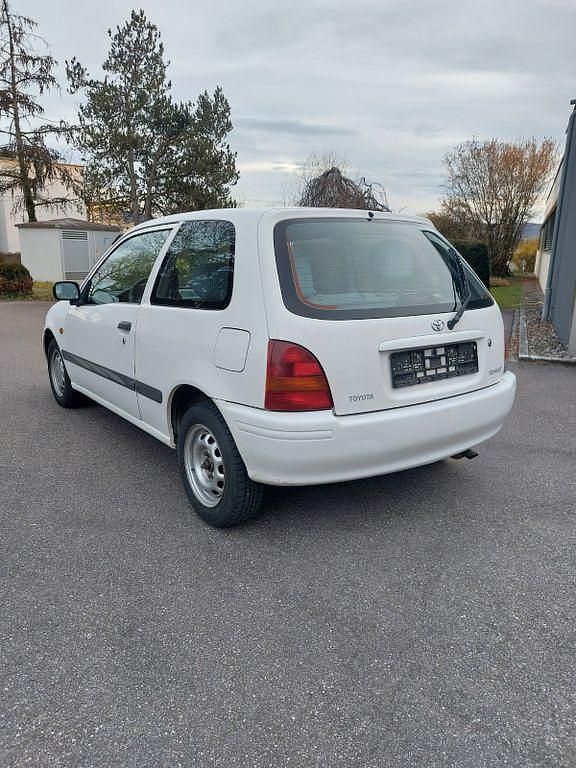 Gebraucht Toyota Starlet 75 PS (55 kW) 1997 Weiß Kleinwagen