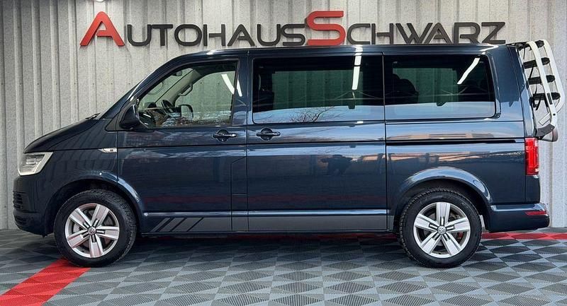 Gebraucht VW Multivan 204 PS (150 kW) 2017 Blau Van / Kleinbus