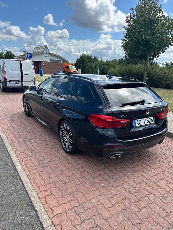 Gebraucht BMW 530 Performance 265 PS (194 kW) 2019 Schwarz Kombi