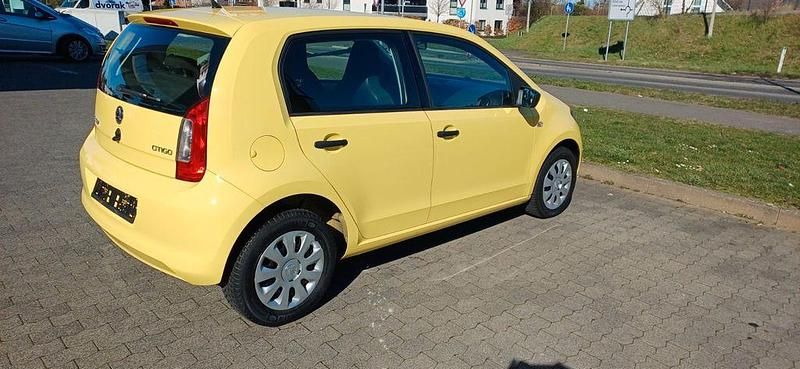 Gebraucht Skoda Citigo Active 60 PS (44 kW) 2014 Gelb Kleinwagen