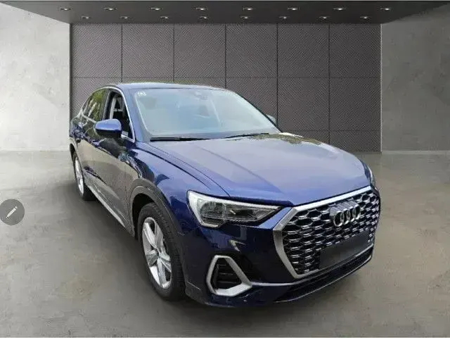 Gebraucht Audi Q3 Sportback S-Line 200 PS (147 kW) 2024 Navarrablau metallic SUV