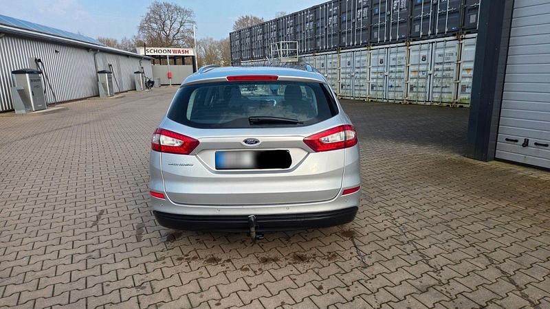 Gebraucht Ford Mondeo 150 PS (110 kW) 2017 Silber Kombi