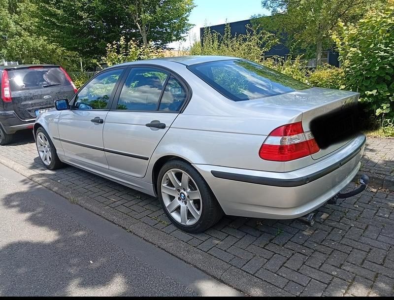 Silber Gebraucht 2003 BMW 316 Limousine | 2.200 € (Fairer Preis) - Bild 1/4