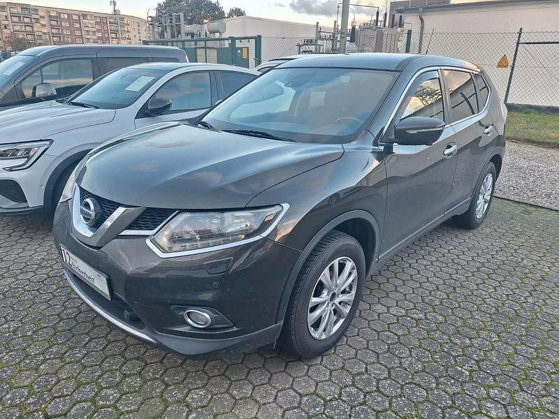 Grün Gebraucht 2018 Nissan X-Trail N-Connecta SUV | 11.490 € (Superpreis) - Bild 1/4