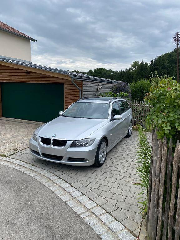 Silber Gebraucht 2007 BMW 320 Kombi | 7.100 € (Etwas zu teuer) - Bild 1/2