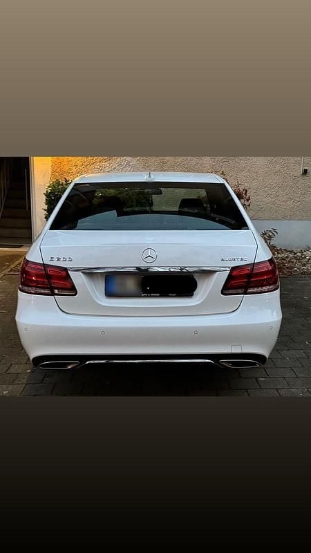 Gebraucht Mercedes E200 136 PS (100 kW) 2014 Weiß Limousine