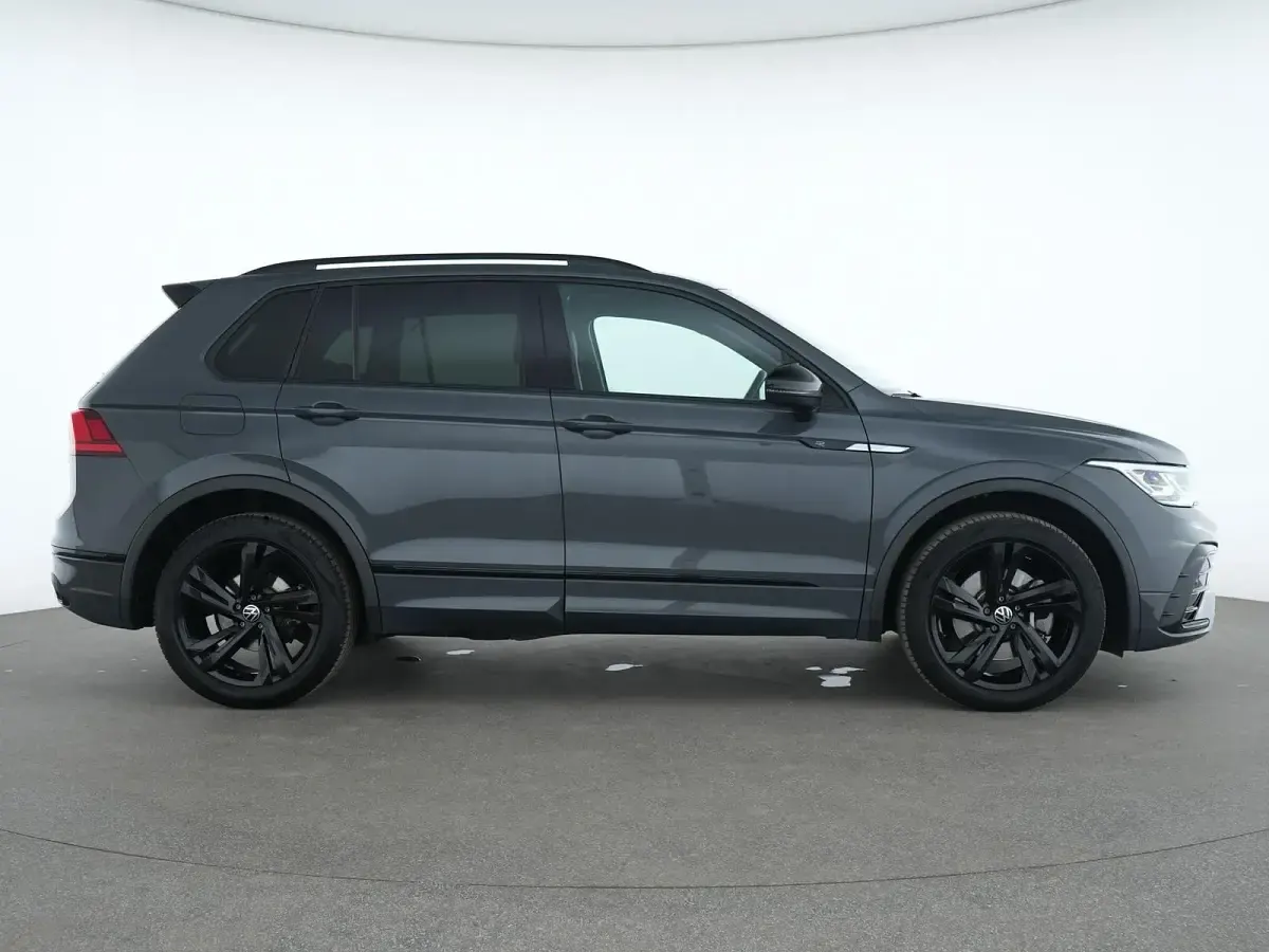 Gebraucht VW Tiguan R-line 190 PS (139 kW) 2023 Delfingrau SUV