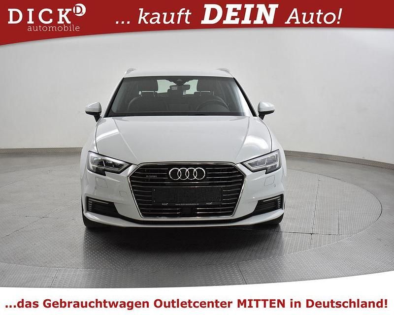 Gebraucht Audi e-tron Design 150 kW (204 PS) 2018 Gletscherweiss met. SUV