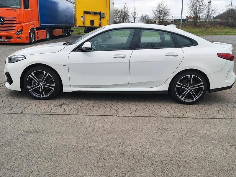 Weiß Gebraucht 2020 BMW 218 M Sport Coupé | 25.000 € - Bild 1/4