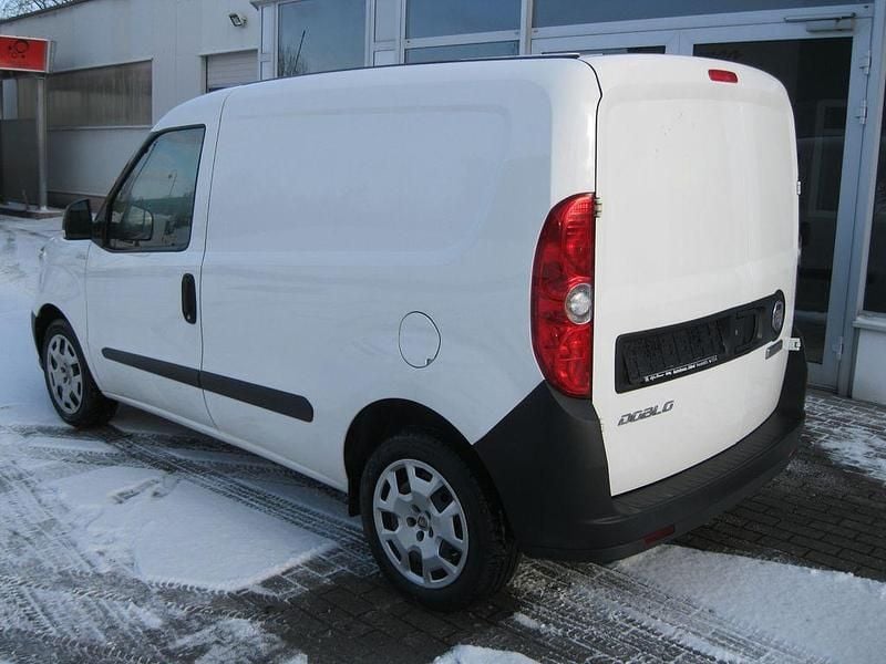Gebraucht Fiat Doblò 95 PS (69 kW) 2021 Weiß Van / Kleinbus
