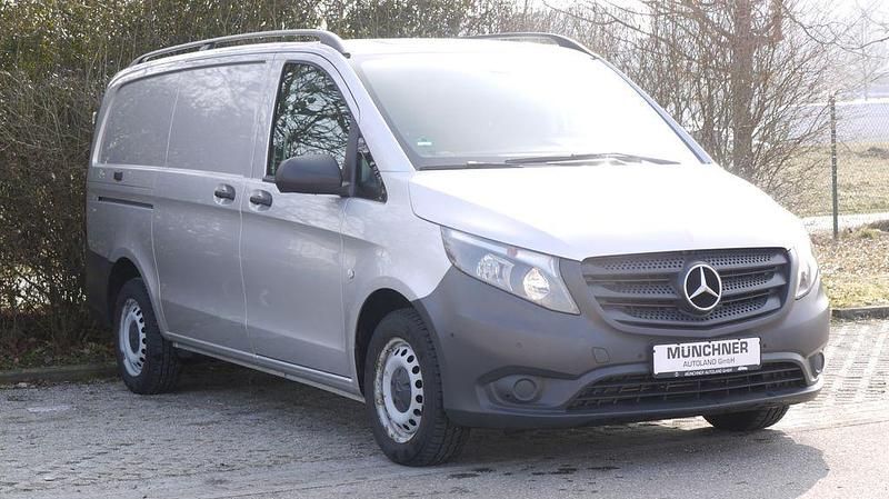 Gebraucht Mercedes Vito 163 PS (119 kW) 2018 Silber Van
