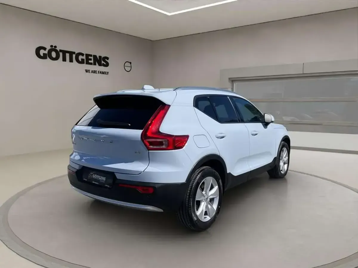 Gebraucht Volvo XC40 Core 163 PS (119 kW) 2025 Blau SUV