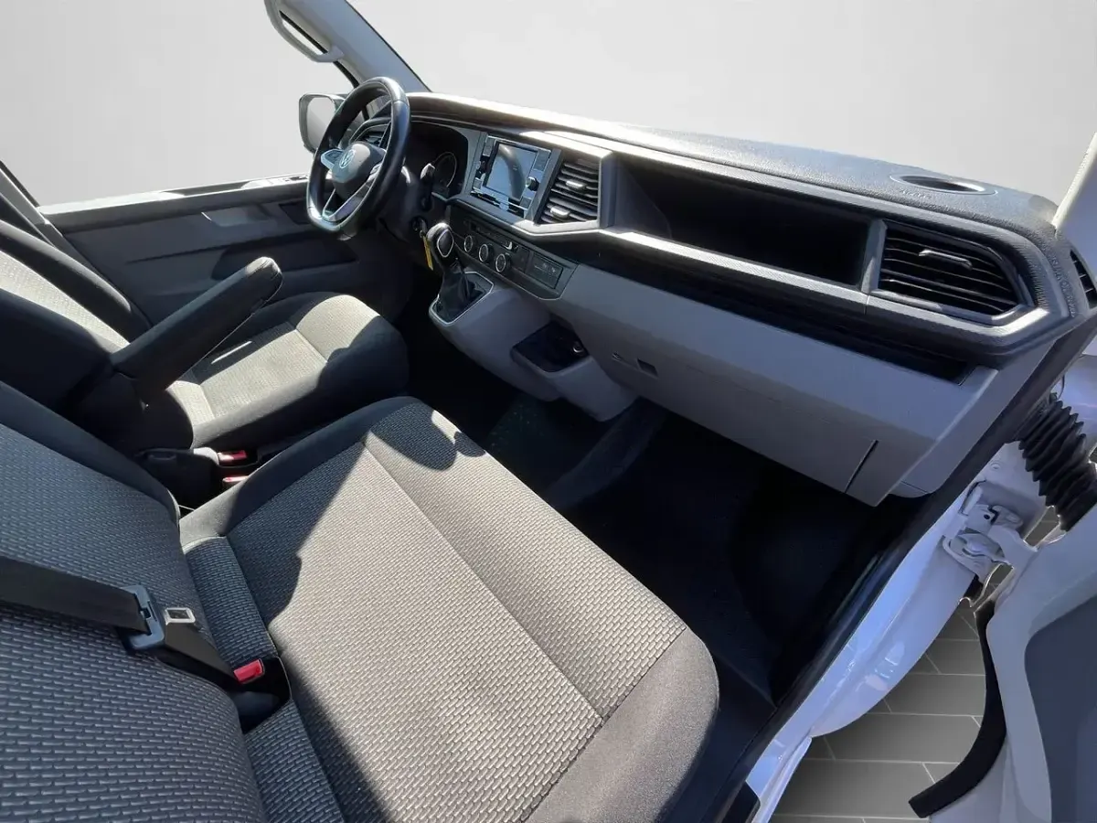Gebraucht VW T6.1 83 kW (113 PS) 2021 Candyweiß Van