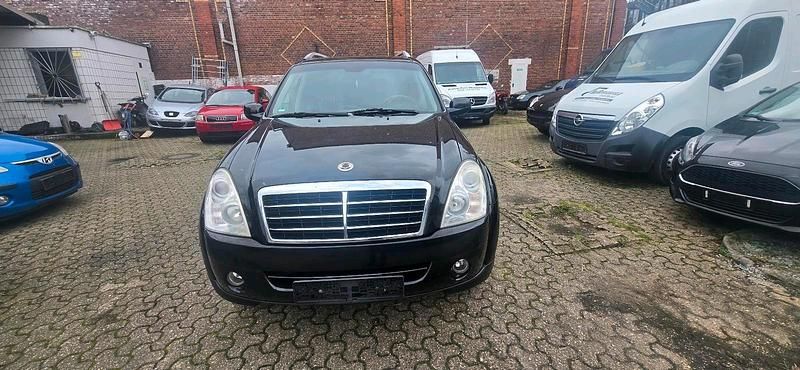 Schwarz Gebraucht 2011 Ssangyong (KGM) Rexton SUV | 2.999 € - Bild 1/4