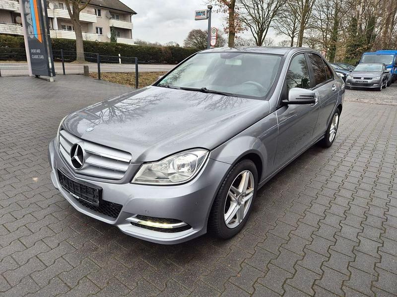 Silber Gebraucht 2012 Mercedes C180 Limousine | 5.900 € (Superpreis) - Bild 1/4