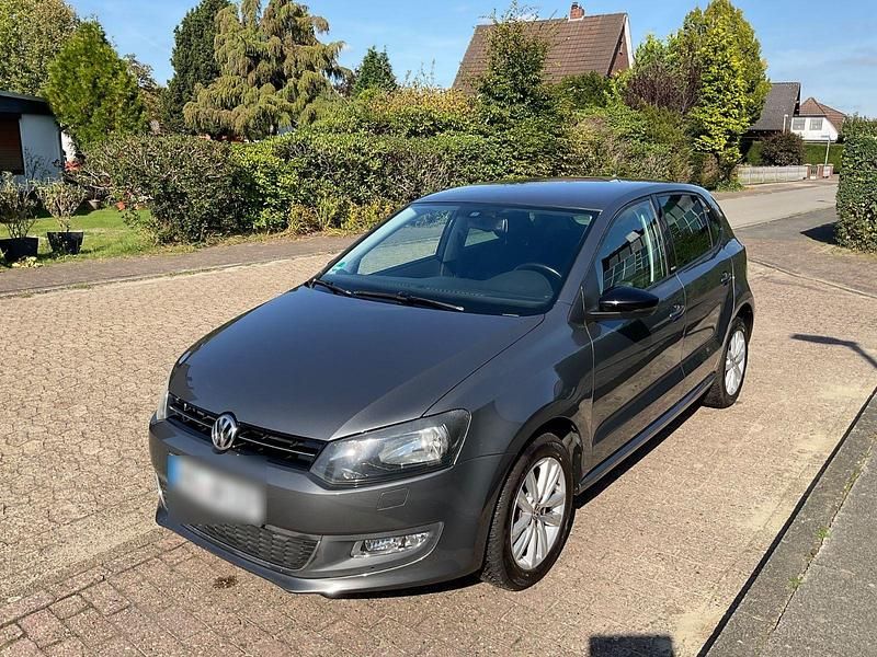Grau Gebraucht 2012 VW Polo Trendline Kleinwagen | 5.900 € (Etwas zu teuer) - Bild 1/4
