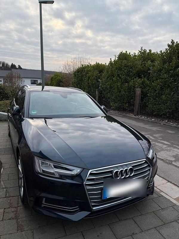 Blau Gebraucht 2016 Audi A4 S-Line Kombi | 21.500 € (Etwas zu teuer) - Bild 1/4