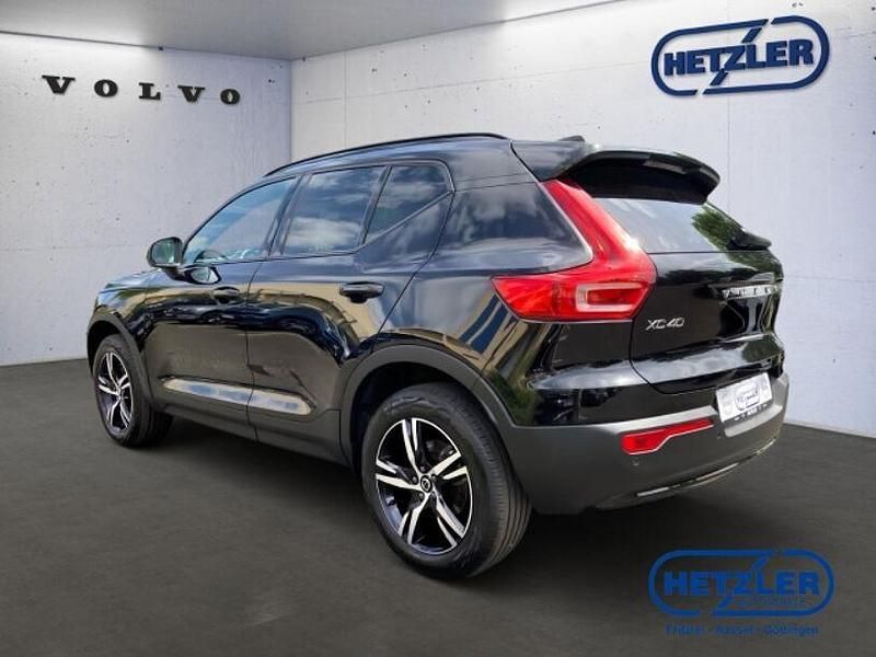 Gebraucht Volvo XC40 Plus 163 PS (119 kW) 2024 Onyx black / metallic SUV