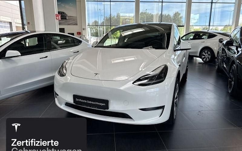 Weiß Gebraucht 2022 Tesla Model Y SUV | 33.900 € (Guter Preis) - Bild 1/4