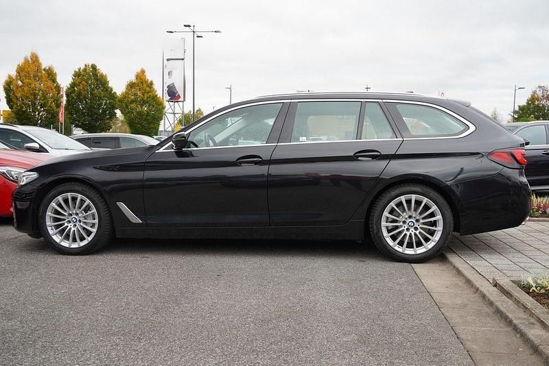 Gebraucht BMW 530 Luxury Line 252 PS (185 kW) 2023 Schwarz Kombi