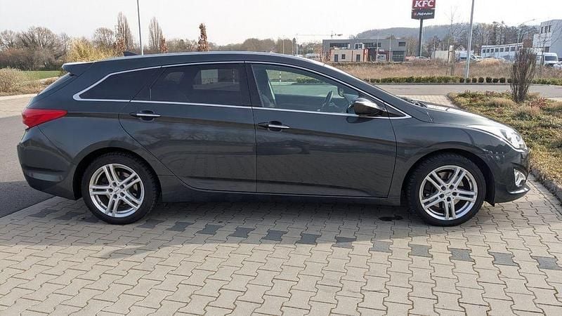Gebraucht Hyundai i40 136 PS (100 kW) 2015 Grau Kombi