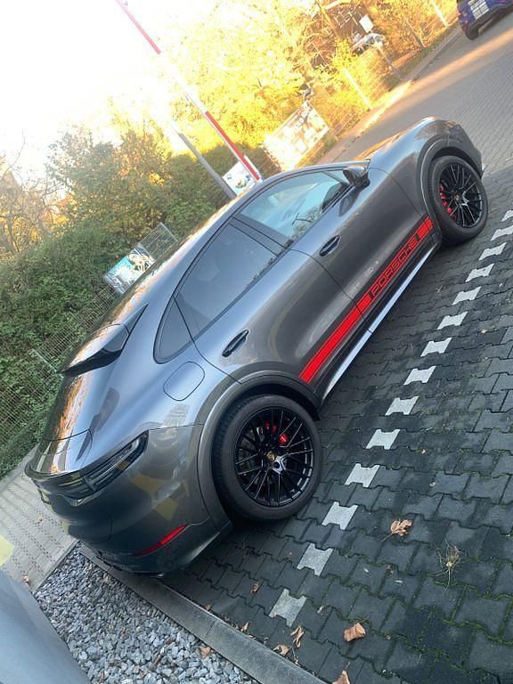 Grau Gebraucht 2021 Porsche Cayenne SUV | 82.200 € (Superpreis) - Bild 1/4