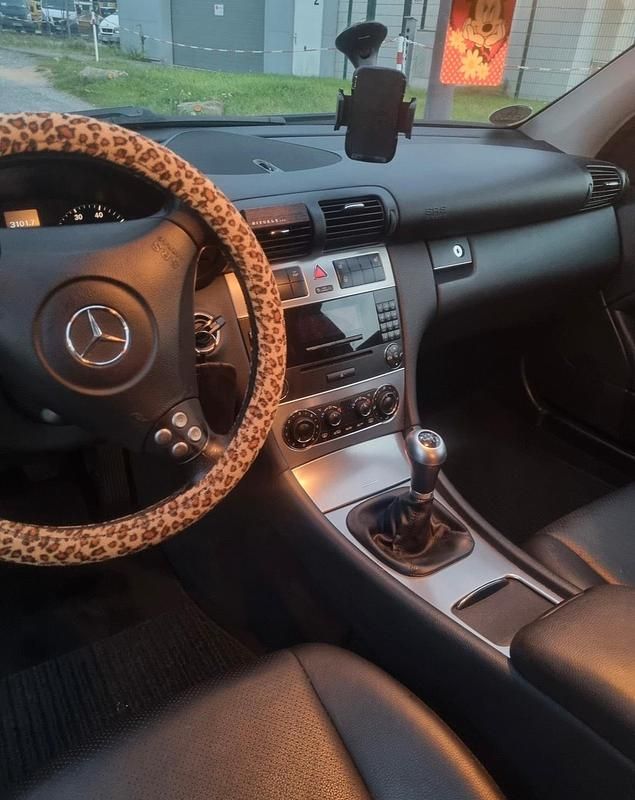 Gebraucht Mercedes 200 163 PS (119 kW) 2005 Gold Coupé