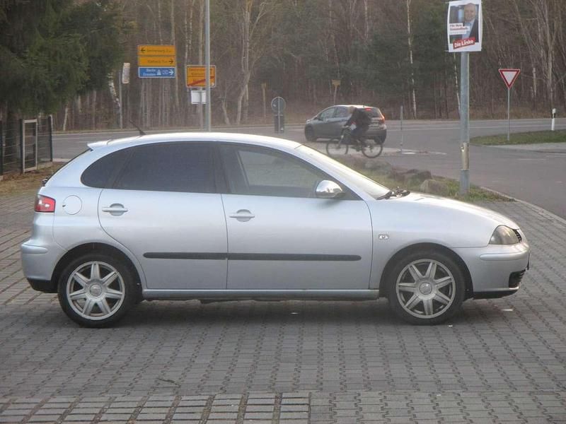 Gebraucht Seat Ibiza Sport 75 PS (55 kW) 2005 Reflexsilber metallic Kleinwagen