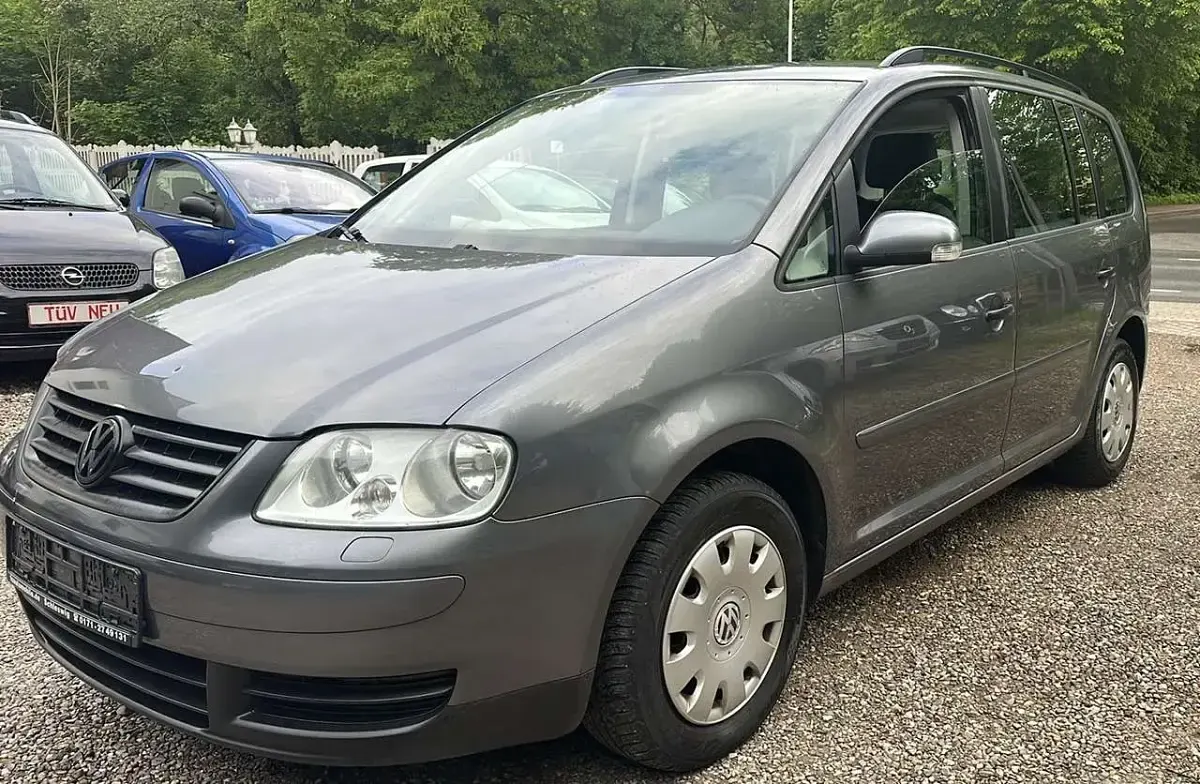 Gebraucht VW Touran Trendline 105 PS (77 kW) 2006 Schwarz Van / Kleinbus
