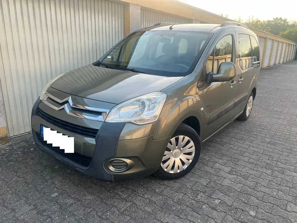 Gebraucht Citroën Berlingo 92 PS (67 kW) 2012 Grün Van / Kleinbus