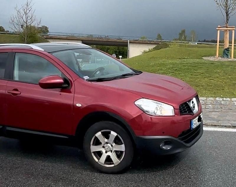 Gebraucht Nissan Qashqai Acenta 150 PS (110 kW) 2010 Rot SUV