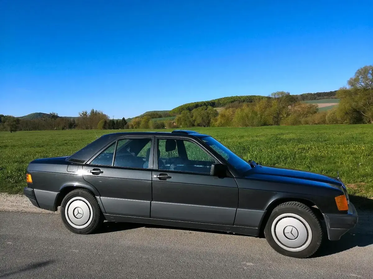 Second-hand Mercedes 190 190 CP (139 kW) 1991 Negru Berlinǎ