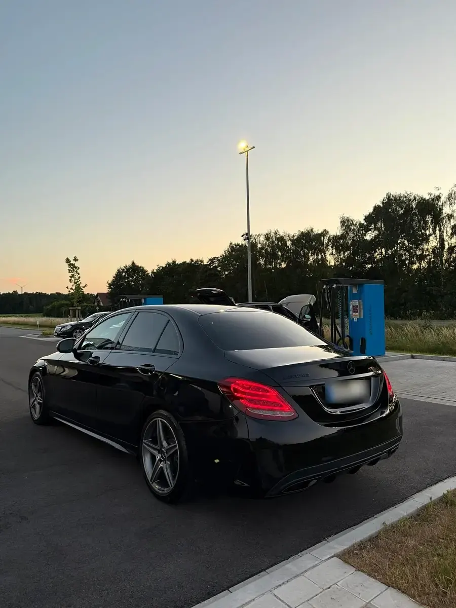 Gebraucht Mercedes C220 AMG line 170 PS (125 kW) 2015 Schwarz Limousine