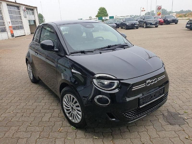 Gebraucht Fiat 500e Basis 86 kW (118 PS) 2023 Colore esterno (onyx schwarz) Limousine