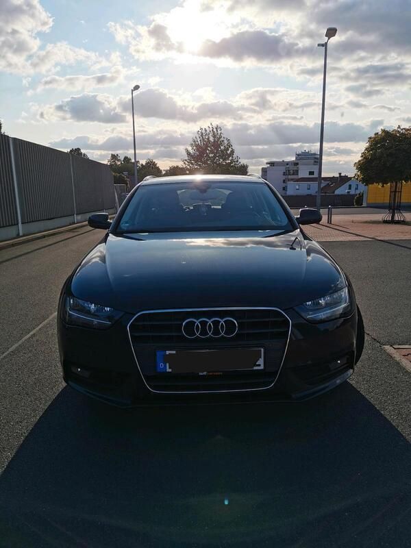 Blau Gebraucht 2015 Audi A4 Kombi | 12.100 € (Fairer Preis) - Bild 1/4