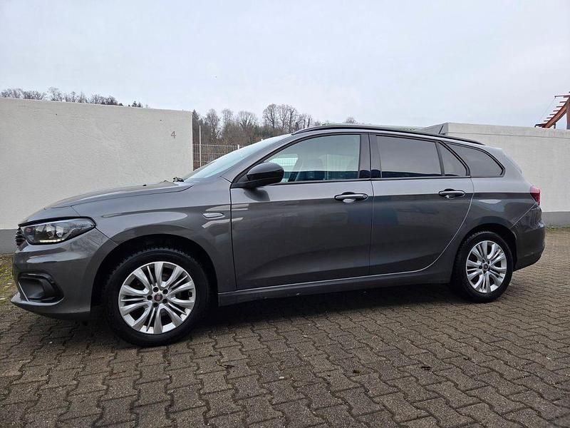 Gebraucht Fiat Tipo S 120 PS (88 kW) 2018 Grau Limousine