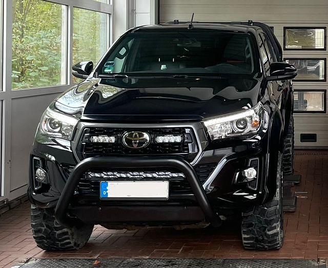 Gebraucht 2020 Toyota HiLux Executive Abholung | 39.990 € - Bild 1/4