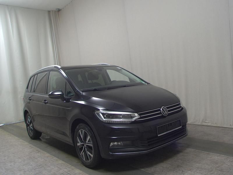 Gebraucht VW Touran Active 150 PS (110 kW) 2022 Schwarz Van / Kleinbus