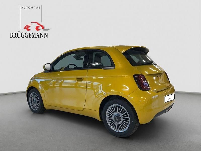 Neu Fiat 500 65 PS (47 kW) 2026 Grün Kleinwagen