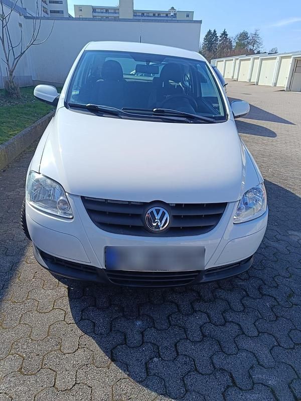 Gebraucht VW Fox 65 PS (47 kW) 2011 Weiß Kleinwagen