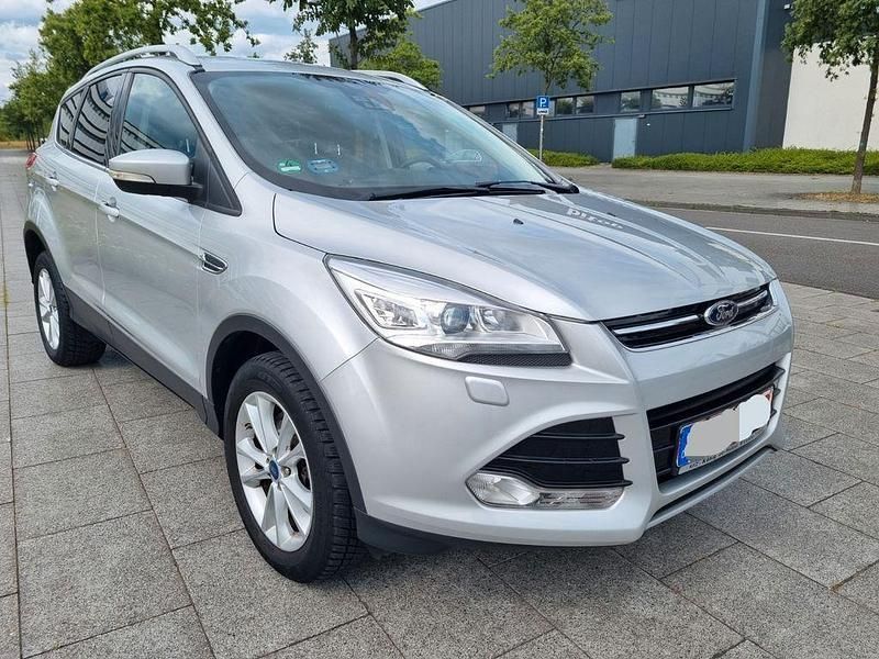 Silber Gebraucht 2014 Ford Kuga Titanium SUV | 12.990 € (Fairer Preis) - Bild 1/4