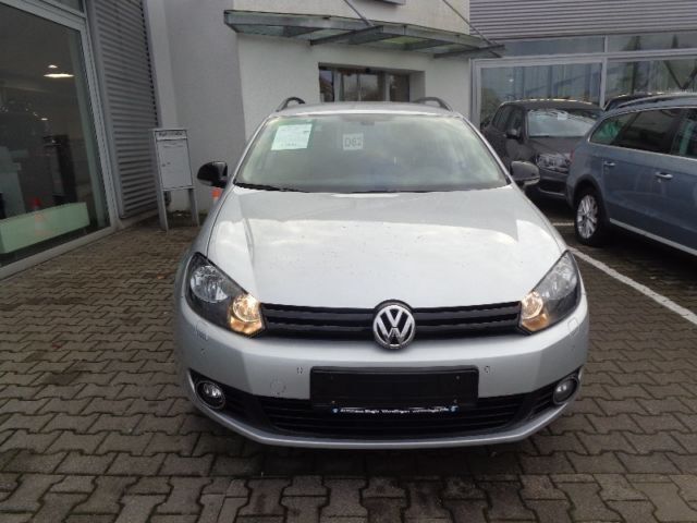 Gebraucht VW Golf VII Match 140 PS (102 kW) 2013 Silber metallic Kombi