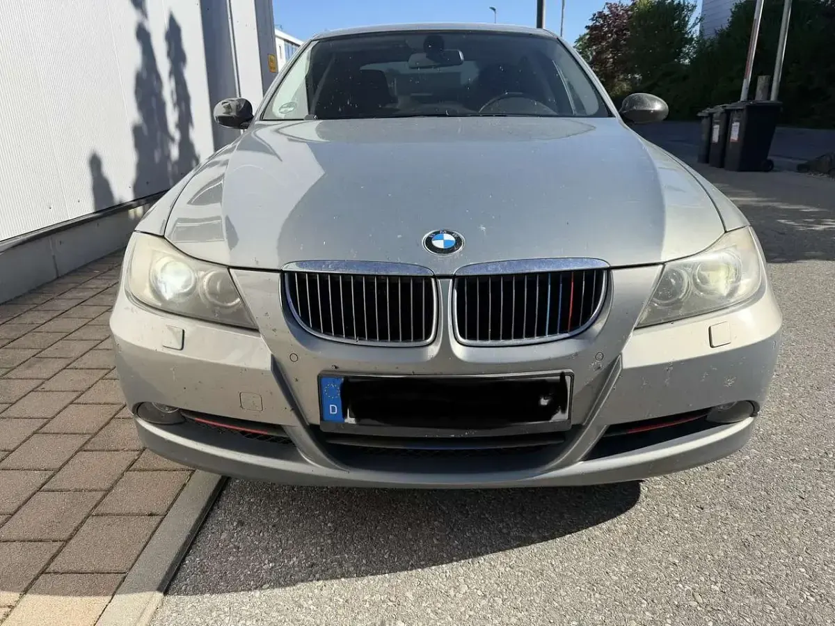 Gebraucht BMW 325 Advantage 218 PS (160 kW) 2009 Limousine